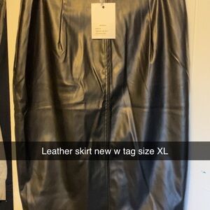 🖤 Black Leather Skirt